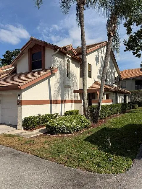 Building Photo - 12628 Shoreline Dr #9C