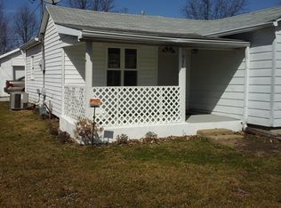 946 W 4th St, Greenfield, IN 46140