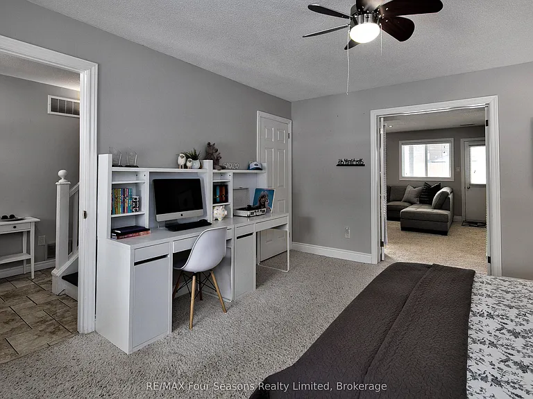 104 Lauries Ct — Photo 19