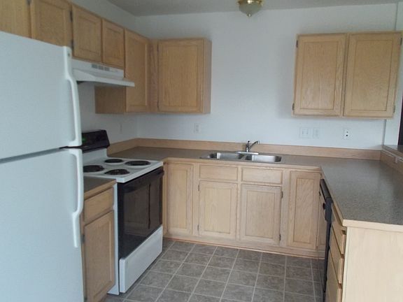 3rd image of 715 N Jefferson St APT 3