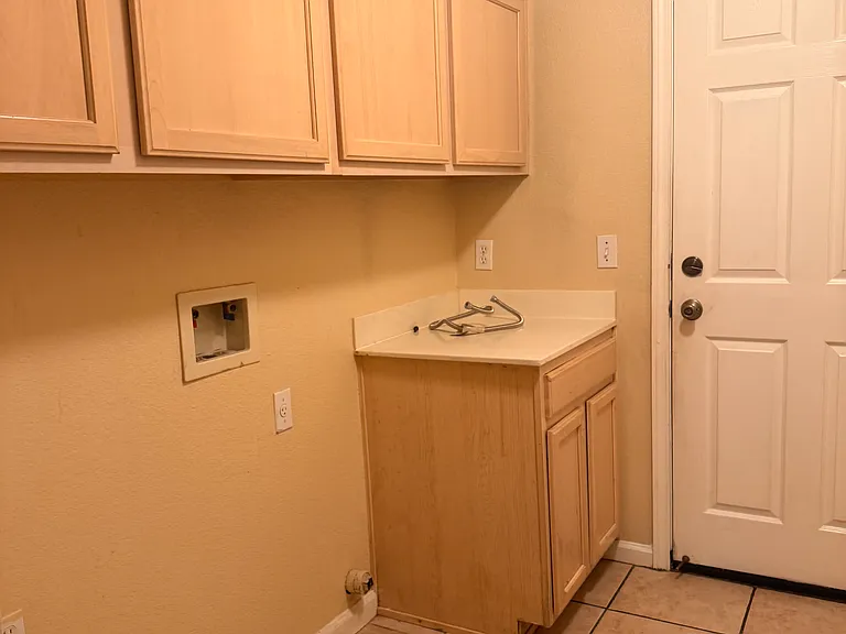 2712 Deborah Ln — Photo 10