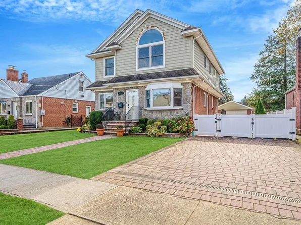 1646 Broadway, New Hyde Park, NY 11040