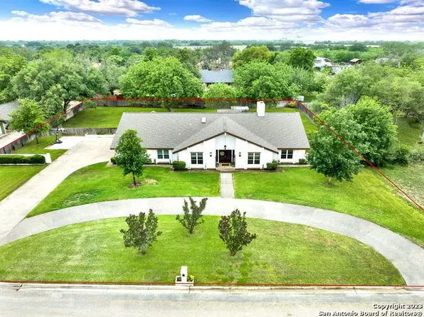 1307 ACORN RD, Hondo, TX 78861