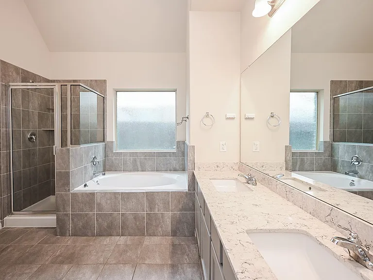 23919 Villa Lisa Dr — Photo 21