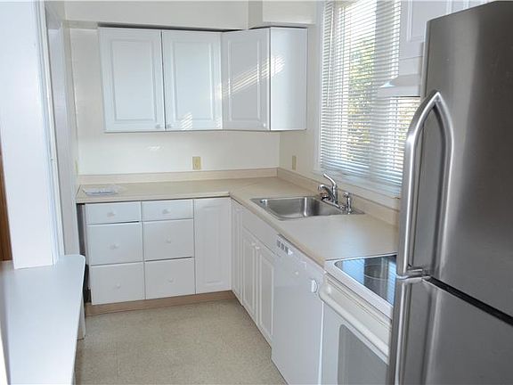 2nd image of 207 W South Ave