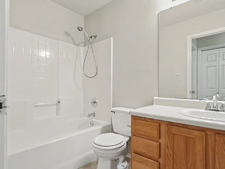 1404 Fox Creek Dr — Photo 17