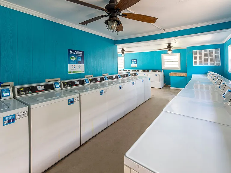 550 Lee Dr — Photo 4