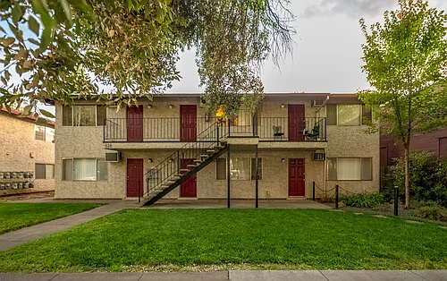 818 W 5th St #1 Photo 1