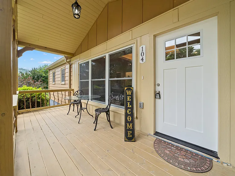 104 Maney Ave — Photo 3