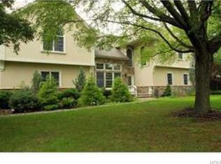 66 Church Rd, Airmont, NY 10952