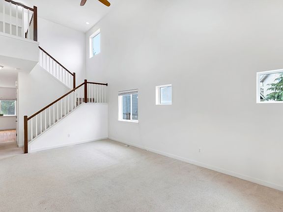 5th image of 8124 83rd Pl NE