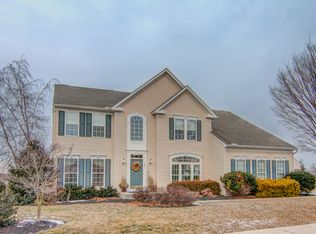 1381 Winterberry Ct, York, PA 17408