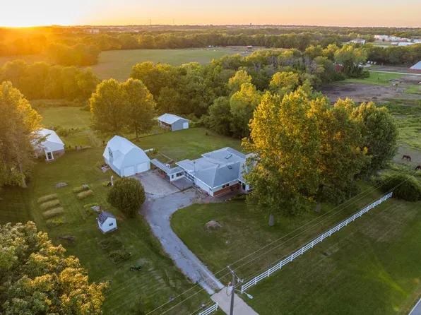 2210 SE Ranson Rd, Lees Summit, MO 64082
