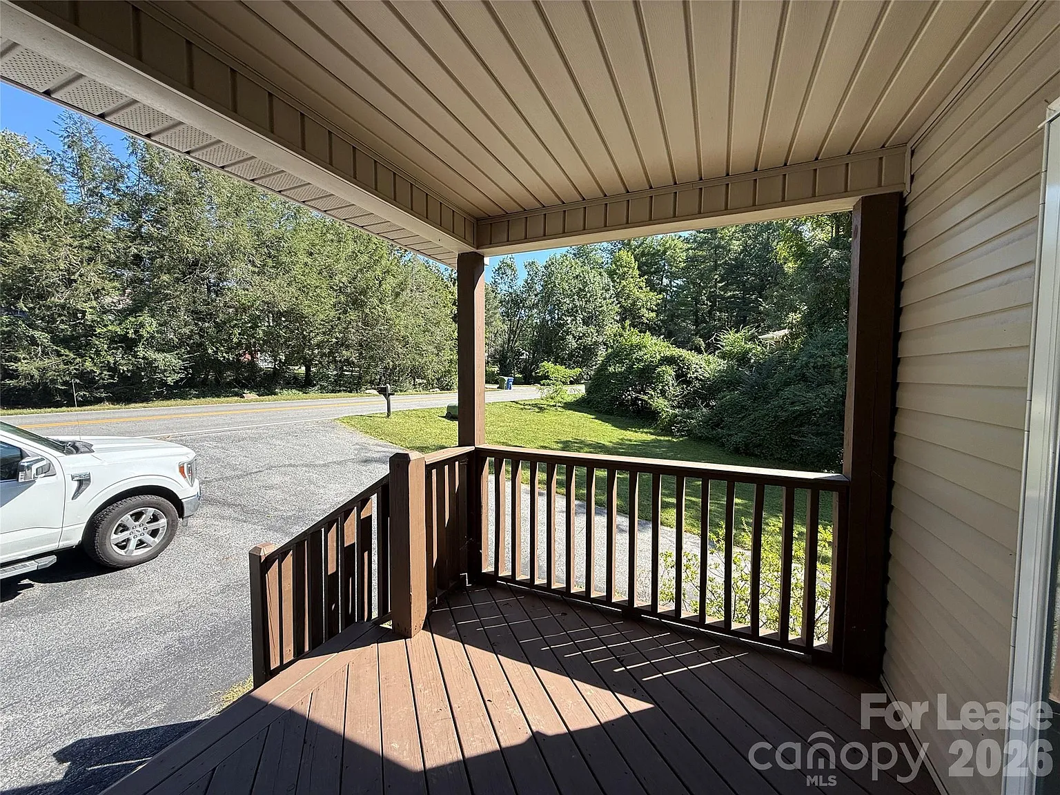 4 bed, 3.0 bath, 1801 sqft, $2,575 — Photo 2