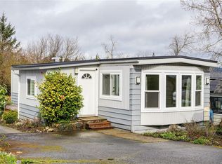 70 Cooper Rd #5, New Songhees 1a, BC V9A4K2