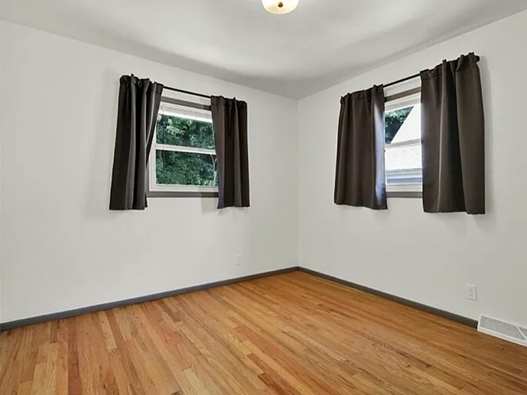6639 Hillside Ln — Photo 7