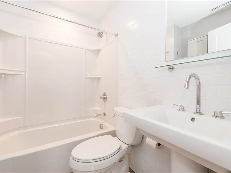 127 Hudson St #1 — Photo 6