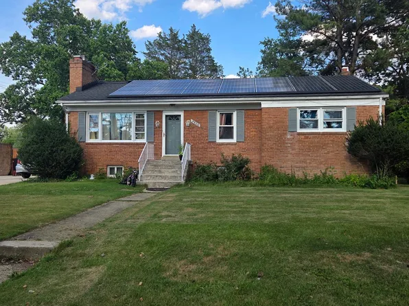 5900 John Adams Dr, Temple Hills, MD 20748