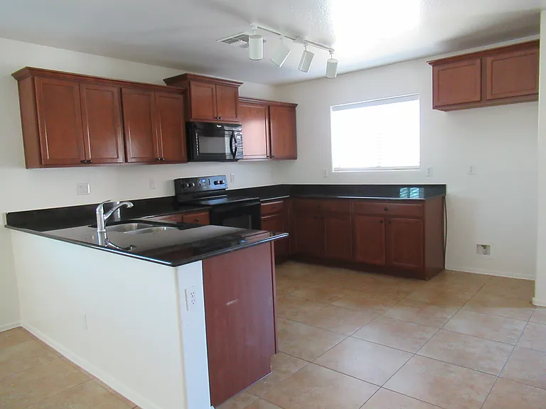900 W Broadway Ave #49 — Photo 6