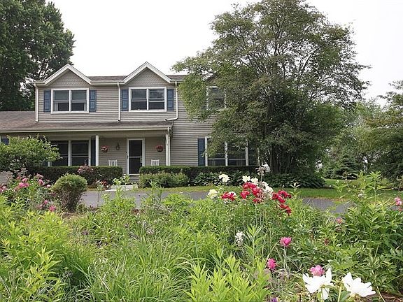 4th image of 36W255 Barton Dr