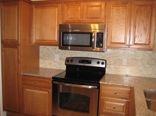 8140 Walmer Ln, Overland Park, KS 66204
