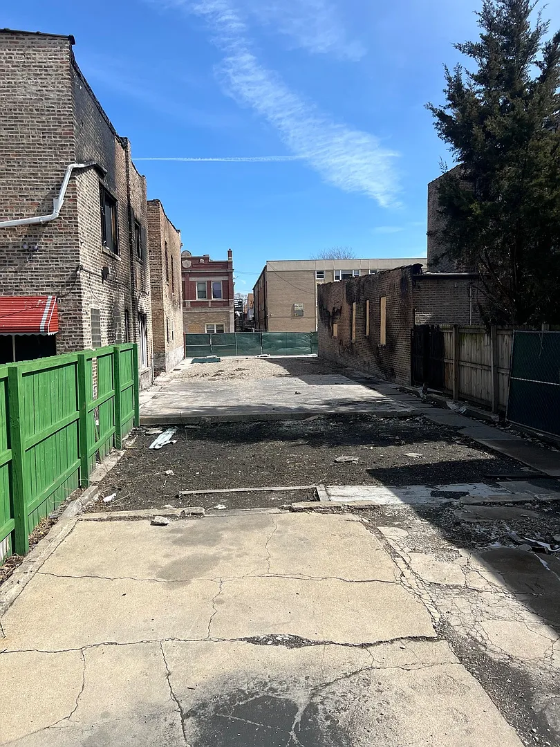 2214 S Central Ave photo 1