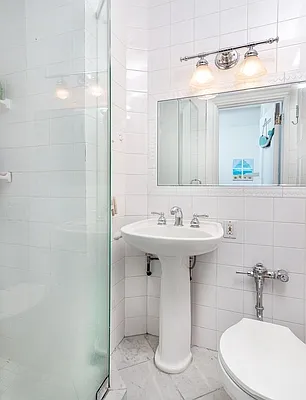 Rented by Jonis Realty | media 4