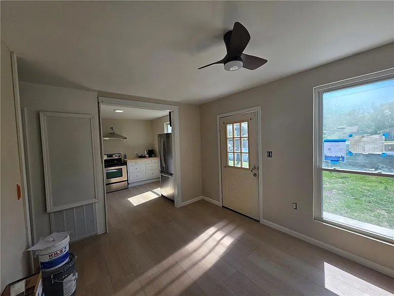 402 Havens St — Photo 9
