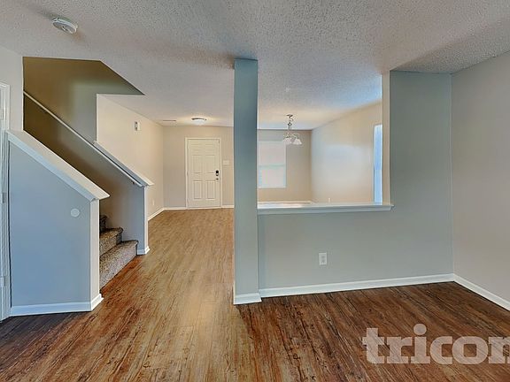 3rd image of 678 Runnymede Ct