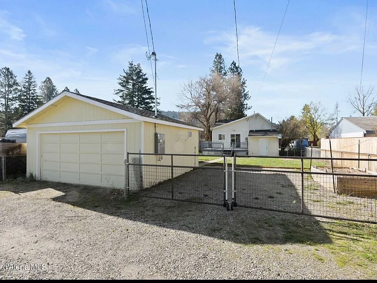 1825 E Fruitdale Ave — Photo 21
