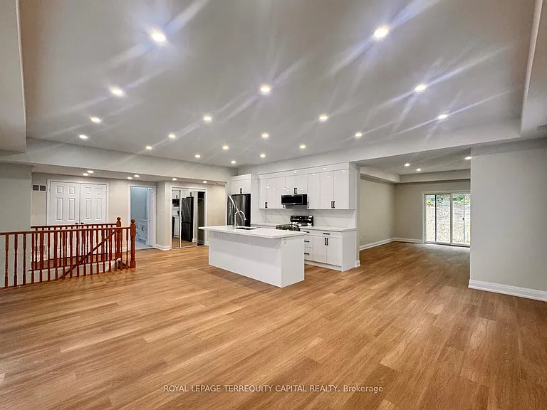 344 Edgehill Dr #UPPER — Photo 9