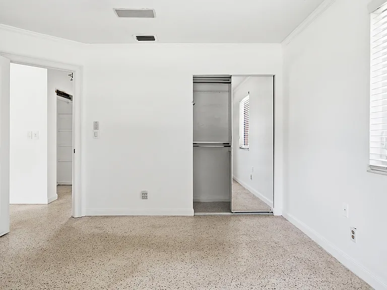 205 Rutland Blvd — Photo 23