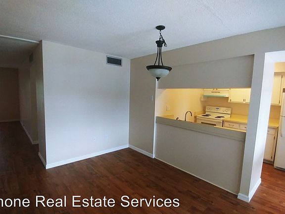 5th image of 114 SE 10th Ave APT 5