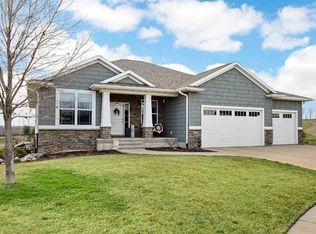 6803 Valley View Ct NW, Palo, IA 52324