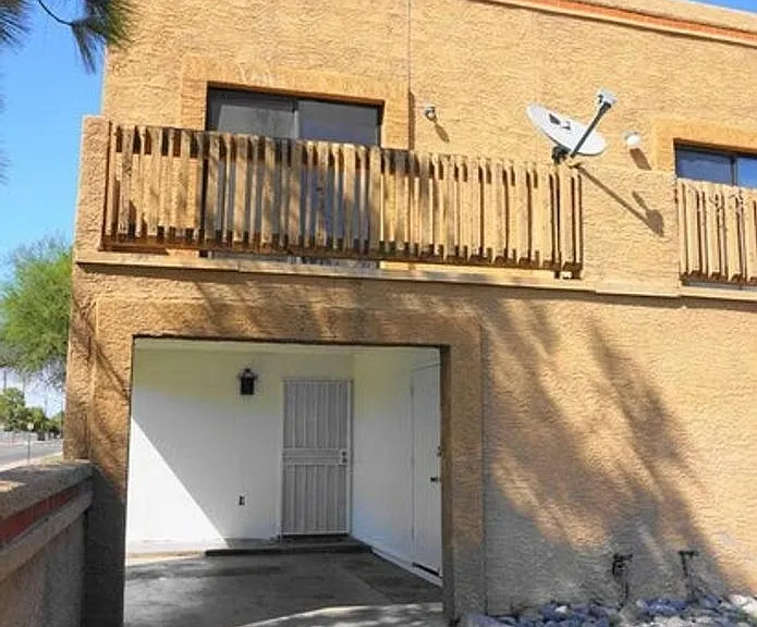 12245 N 21st Ave #1 — Photo 1