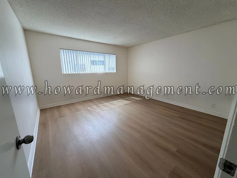 08371NO — Photo 11