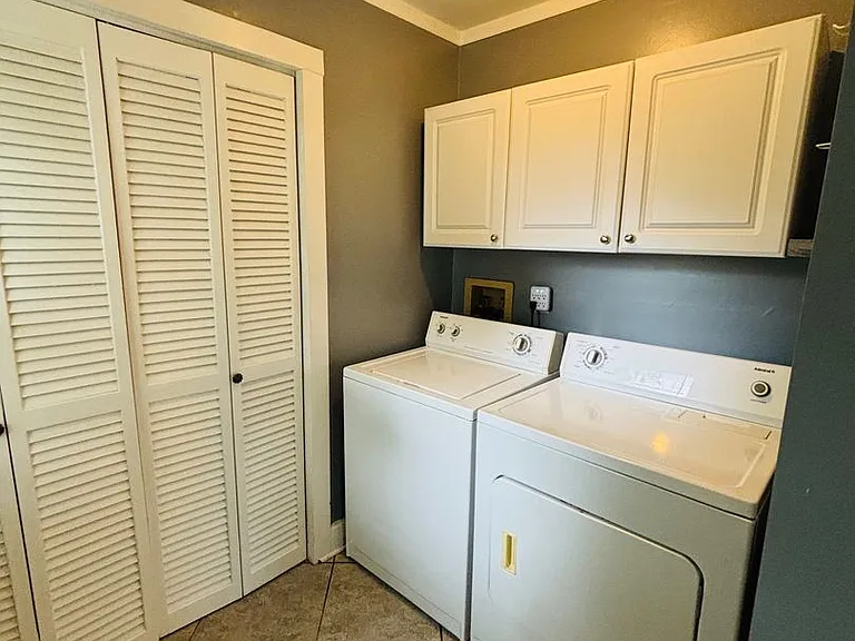 925 Forest St — Photo 14