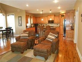 5th image of 2412 NE Lake Breeze Dr