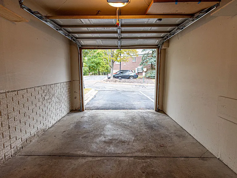 1422 Crimson Way — Photo 18