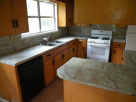 4th image of 106 Ponderosa St Unit 1