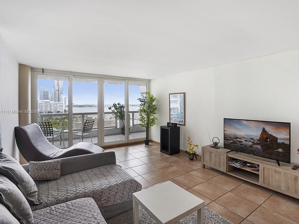 1st image of 1717 N Bayshore Dr APT 1438