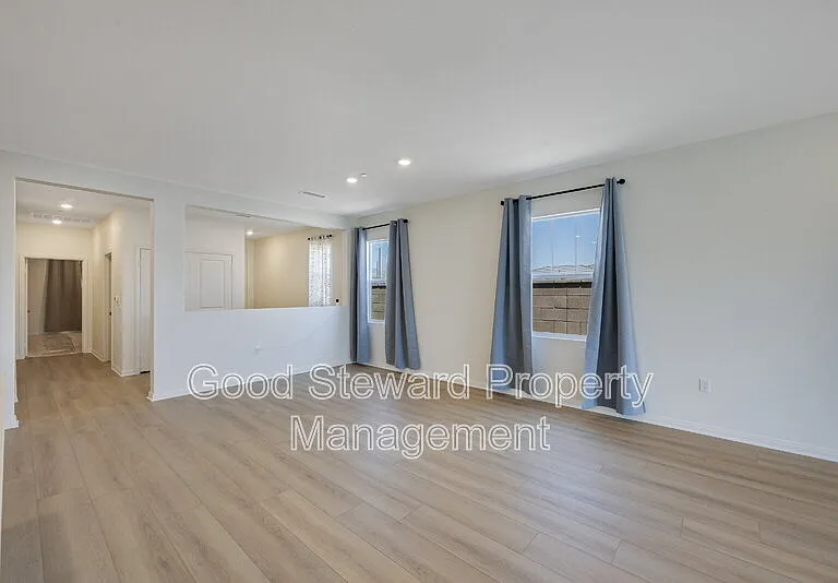 1231 Trojan Cir — Photo 19