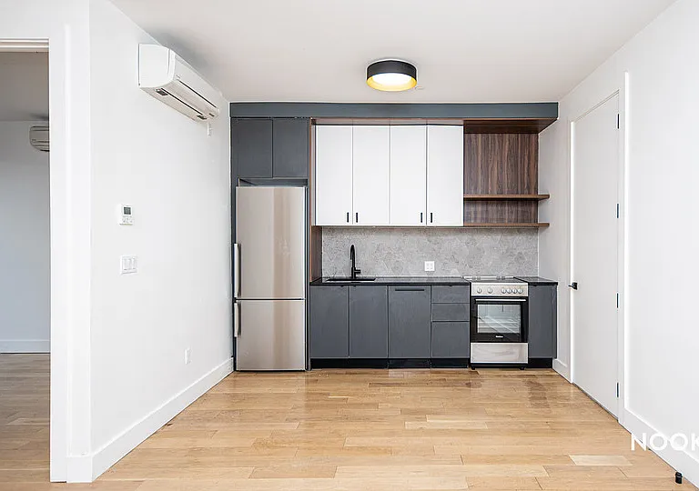 16 Charles Pl #2D — Photo 13