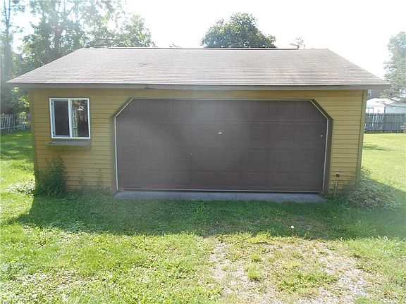 3rd image of 130 Ogden St