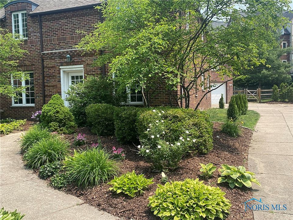 2818 Pembroke Rd, Ottawa Hills, OH 43606 Zillow