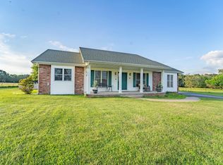 877 Highway B, Bolivar, MO 65613