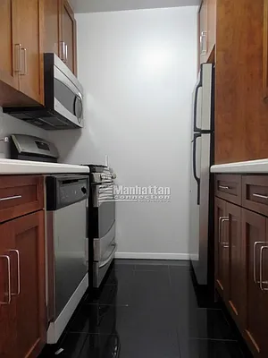 Rented by Manhattan Connection | media 15