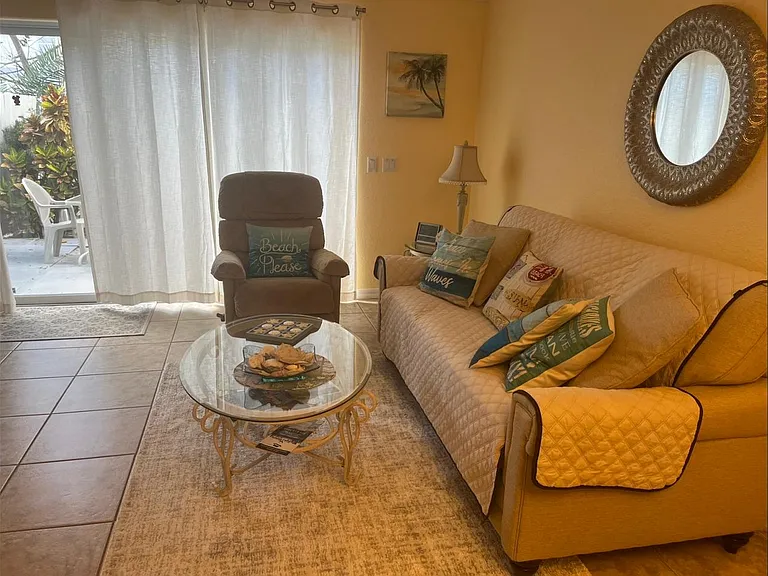 644 Seaport Blvd — Photo 16