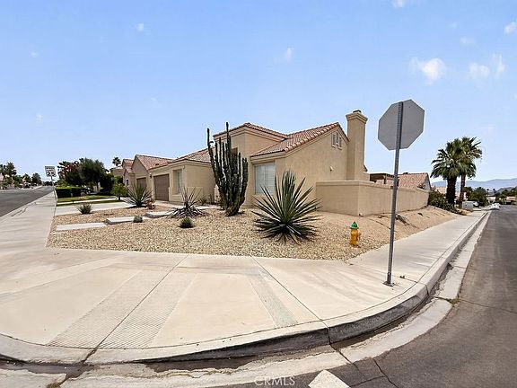 3rd image of 79285 Desert Crest Dr