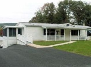 89 Sweet Arrow Lake Rd, Pine Grove, PA 17963